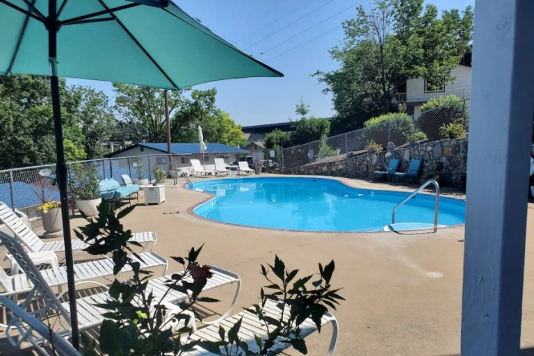 pool 900600
